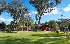 Carriageway Retreat - Unique Red Rattler Carriages And Units